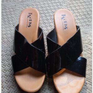 ***SOLD*** - Kork Ease - Korks - Man Made Black Patent Leather Sandals - 8m/39m
